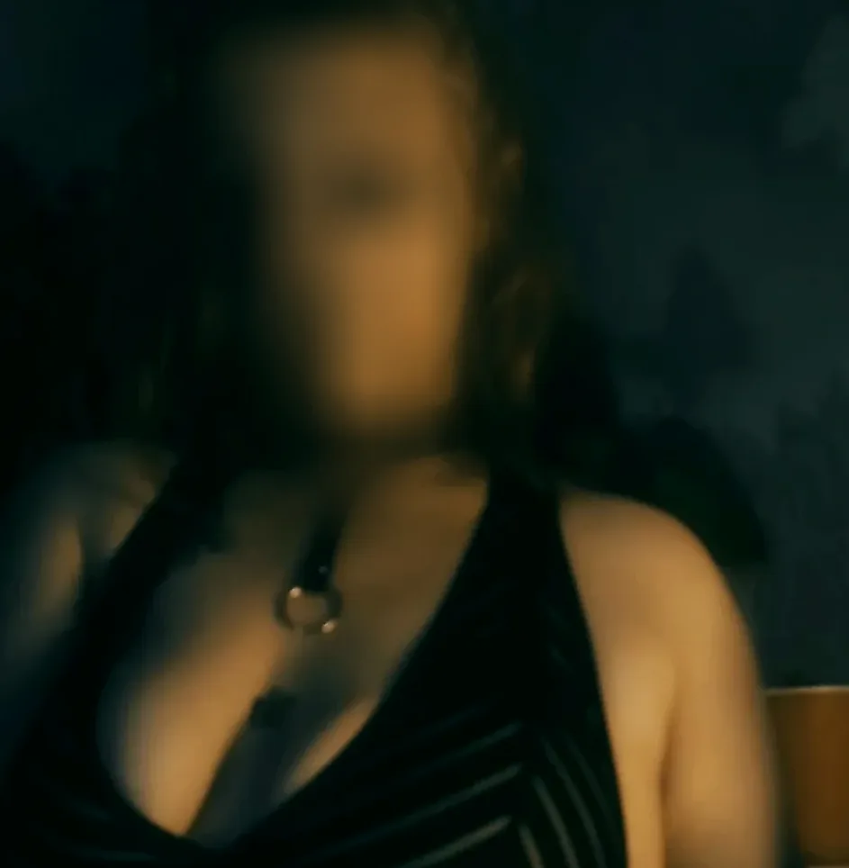 Amina, 29