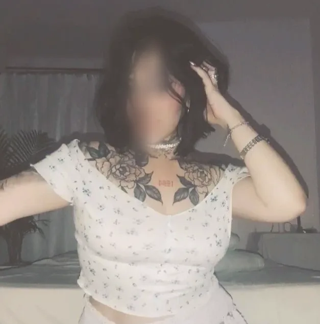 Camilla, 28