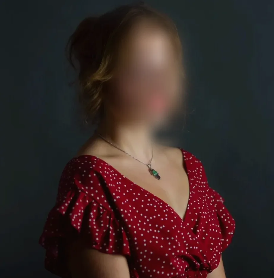 Caroline, 25
