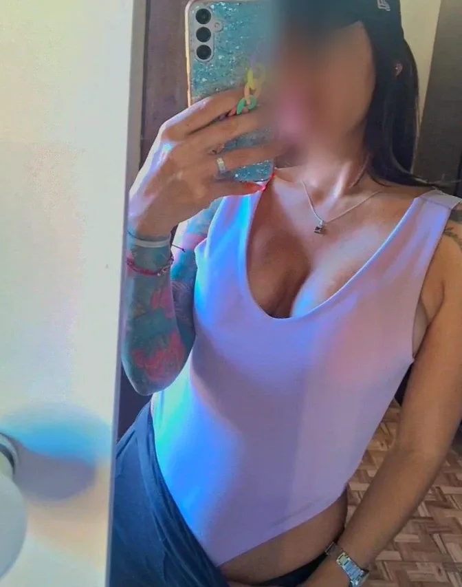 Ivana, 37