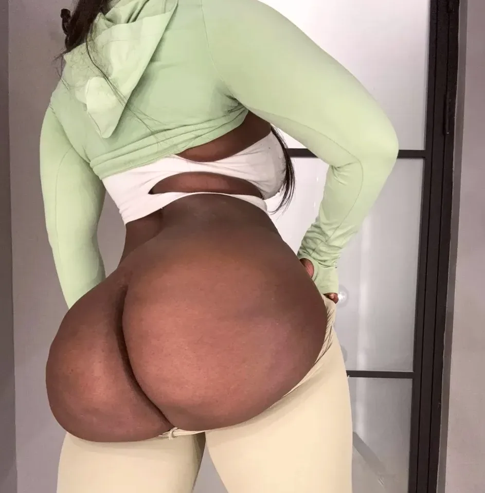 Leyla, 30