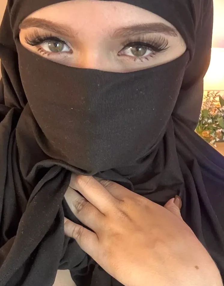 Merve, 24